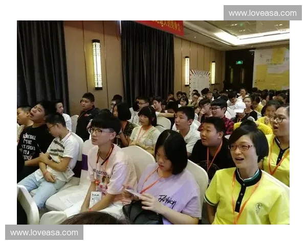 《小楼酱崛起记：从LOL主播到电竞圈新星的成长之路》