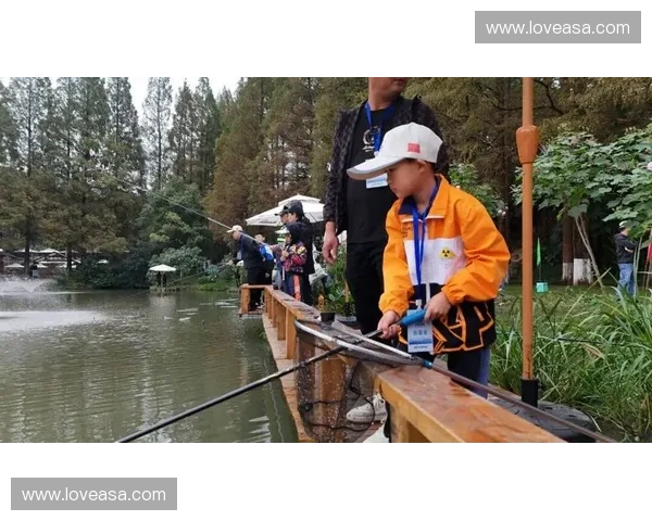 钓鱼直播新体验:带你走进大自然的水域,尽享悠闲与刺激的完美结合 钓鱼直播新体验:带你走进大自然的水域,尽享悠闲与刺激的完美结合